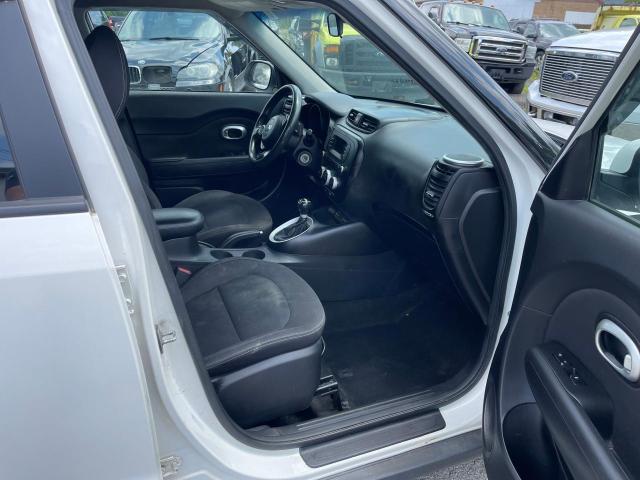 Photo 5 from auction – 2015 KIA SOUL with VIN KNDJN2A24F7213664