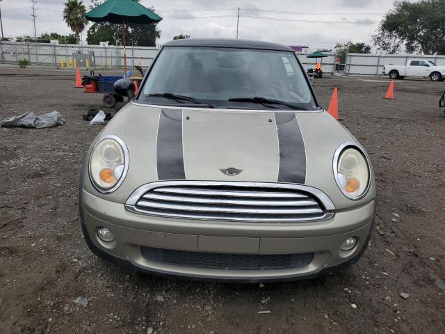 Photo 5 from auction – 2009 MINI COOPER with VIN WMWMF335X9TT69272