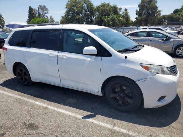 Photo 4 from auction – 2013 TOYOTA SIENNA LE with VIN 5TDKK3DCXDS317022
