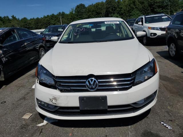 Photo 5 from auction – 2015 VOLKSWAGEN PASSAT S with VIN 1VWAT7A39FC107646