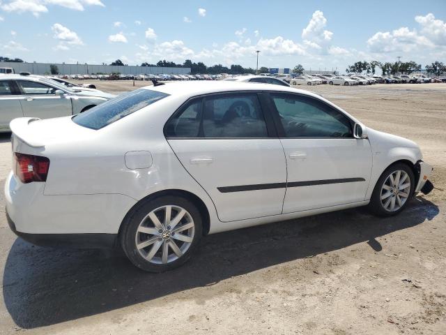 Photo 3 from auction – 2010 VOLKSWAGEN JETTA WOLF with VIN 3VWRJ7AJ5AM047640