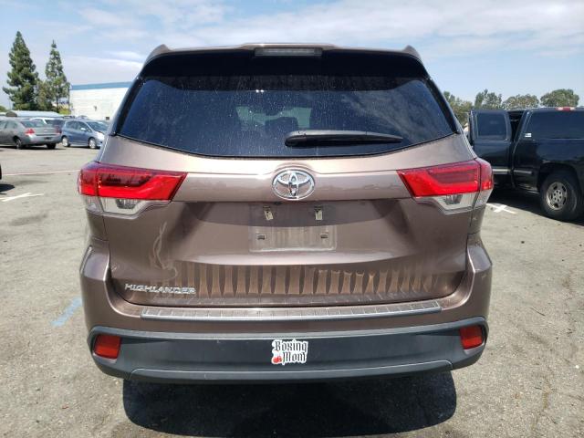Photo 6 from auction – 2018 TOYOTA HIGHLANDER with VIN 5TDZARFH4JS033488