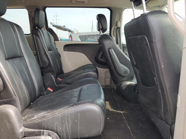 Photo 11 from auction – 2016 CHRYSLER TOWN & COU with VIN 2C4RC1BG1GR294698
