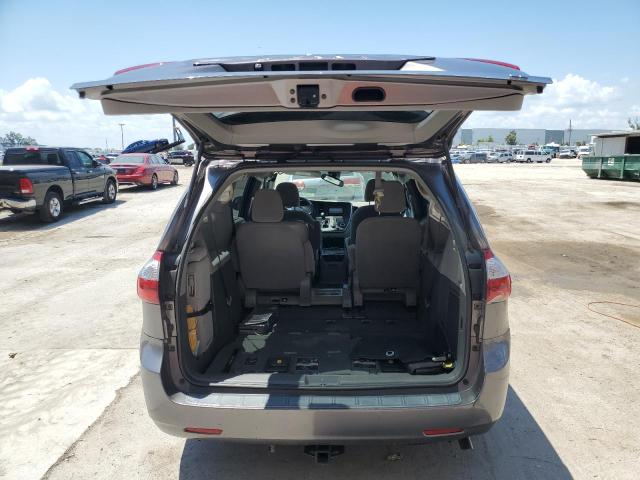 Photo 6 from auction – 2018 TOYOTA SIENNA LE with VIN 5TDKZ3DC9JS906201
