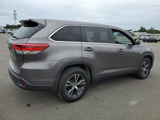 Photo 3 from auction – 2019 TOYOTA HIGHLANDER with VIN 5TDBZRFH8KS939526