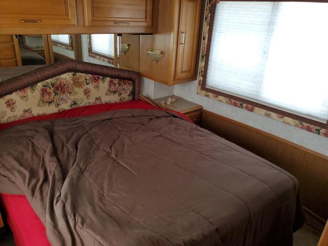 Photo 5 from auction – 1998 FREIGHTLINER CHASSIS X with VIN 4UZ6XFBC0WCA58129