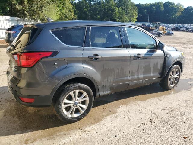 Photo 3 from auction – 2019 FORD ESCAPE SE with VIN 1FMCU9GD5KUA76982