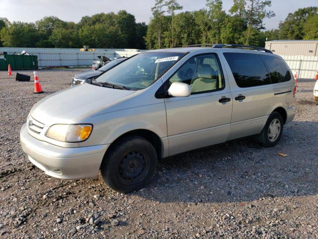 TOYOTA SIENNA LE 2002 with VIN 4T3ZF13C52U439887 - Photo from auction