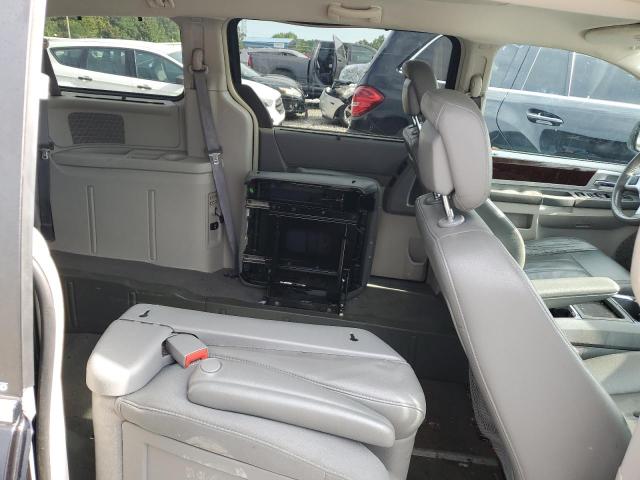 Photo 11 from auction – 2010 CHRYSLER TOWN & COU with VIN 2A4RR5DX9AR288202