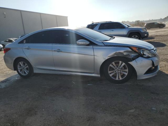 Photo 4 from auction – 2014 HYUNDAI SONATA GLS with VIN 5NPEB4AC9EH846671