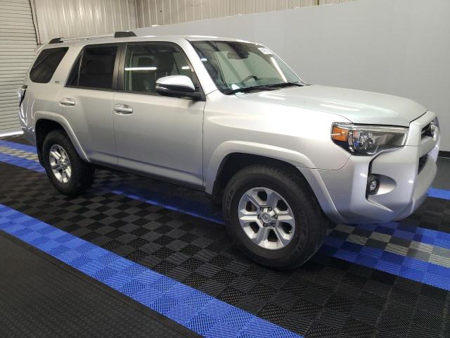 Photo 4 from auction – 2021 TOYOTA 4RUNNER SR with VIN JTEFU5JR2M5229969