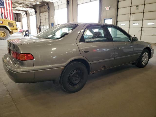 Photo 3 from auction – 2000 TOYOTA CAMRY CE with VIN 4T1BG22K2YU622579