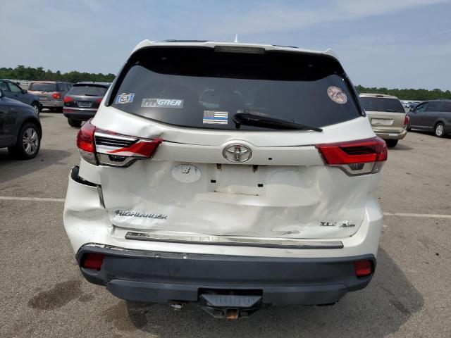 Photo 6 from auction – 2018 TOYOTA HIGHLANDER with VIN 5TDJZRFH2JS528861