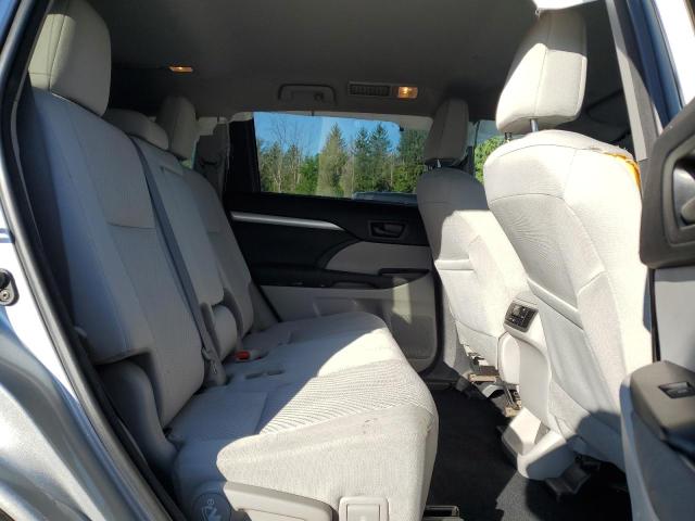 Снимка 11 от търг – 2018 TOYOTA HIGHLANDER с VIN 5TDBZRFH2JS895764