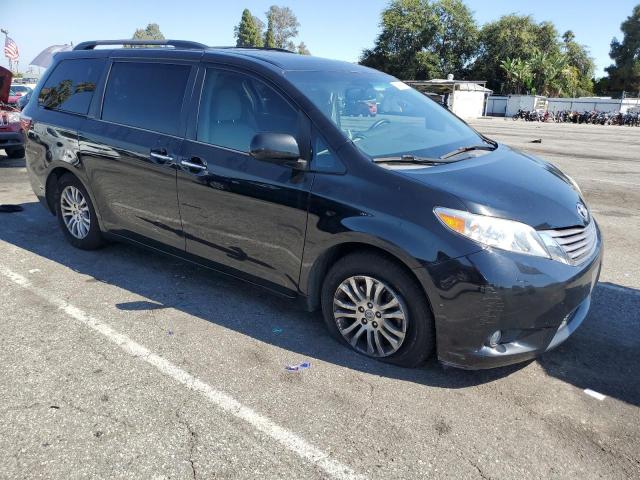 Photo 4 from auction – 2017 TOYOTA SIENNA XLE with VIN 5TDYZ3DC6HS872092