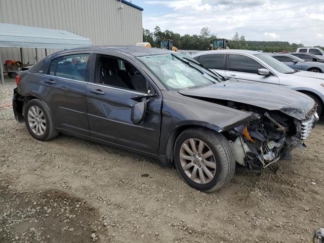Photo 4 from auction – 2014 CHRYSLER 200 TOURIN with VIN 1C3CCBBG5EN236989