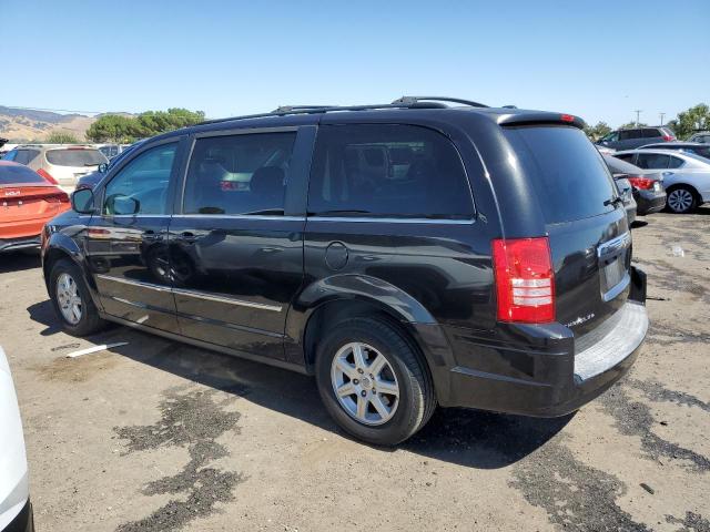 Photo 2 from auction – 2010 CHRYSLER TOWN & COU with VIN 2A4RR5D17AR285570