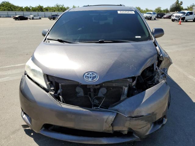 Photo 5 from auction – 2011 TOYOTA SIENNA XLE with VIN 5TDYK3DC0BS021742