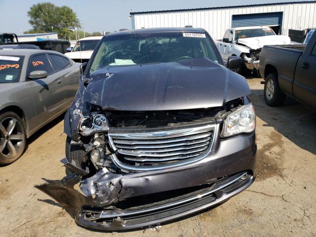 Photo 5 from auction – 2015 CHRYSLER TOWN & COU with VIN 2C4RC1BG9FR695575