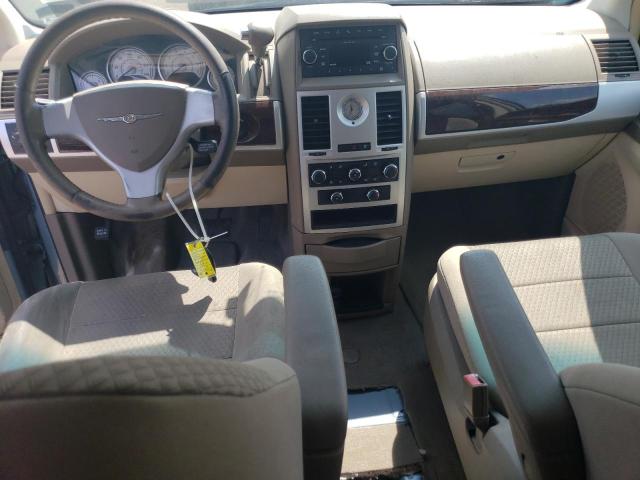 Photo 8 from auction – 2010 CHRYSLER TOWN & COU with VIN 2A4RR5D15AR122397