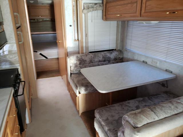 Снимка 6 от търг – 2000 FORD MOTORHOME с VIN 3FCNF53S7YJA09710