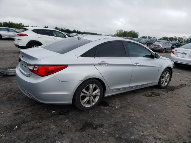 Photo 3 from auction – 2011 HYUNDAI SONATA SE with VIN 5NPEC4AC3BH258029