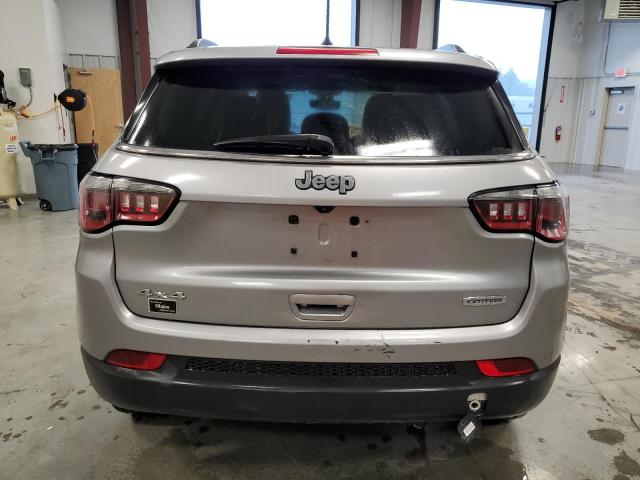Photo 6 from auction – 2017 JEEP COMPASS LA with VIN 3C4NJDBB4HT647220