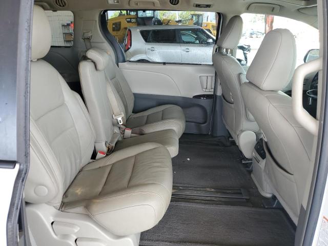Photo 11 from auction – 2015 TOYOTA SIENNA XLE with VIN 5TDYK3DC7FS565404