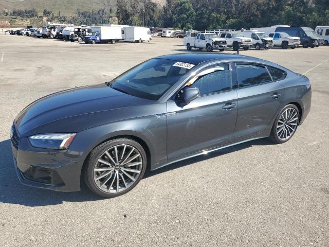 AUDI A5 PREMIUM 2022 مع رقم تعريف المركبة WAUCBCF5XNA029600 - صورة من المزاد