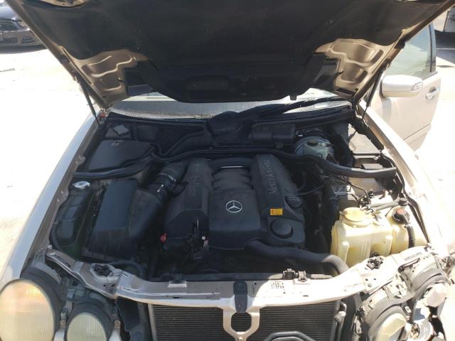 Photo 11 from auction – 2001 MERCEDES-BENZ E 320 with VIN WDBJH65J31B383101