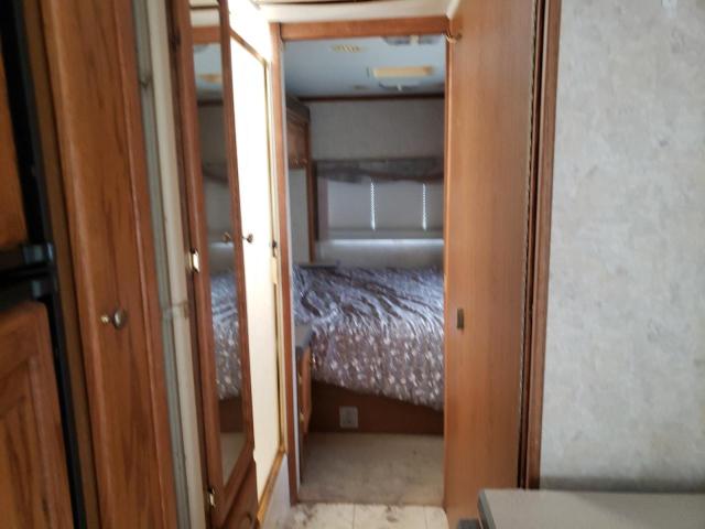 Photo 6 from auction – 2005 ALEG MOTORHOME with VIN 1F6NF53S040A10325