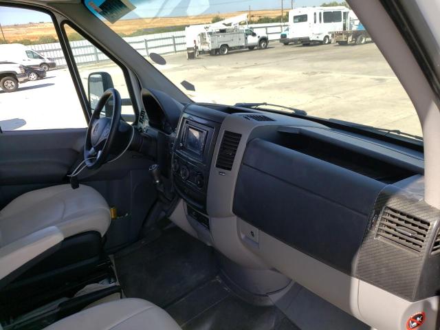 Photo 5 from auction – 2017 WINNEBAGO SPIRIT with VIN WDAPF4CC0G9669307