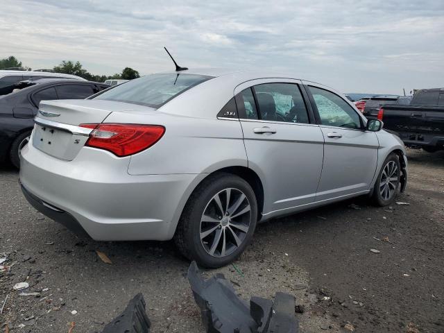 Photo 3 from auction – 2012 CHRYSLER 200 TOURIN with VIN 1C3CCBBG8CN250169