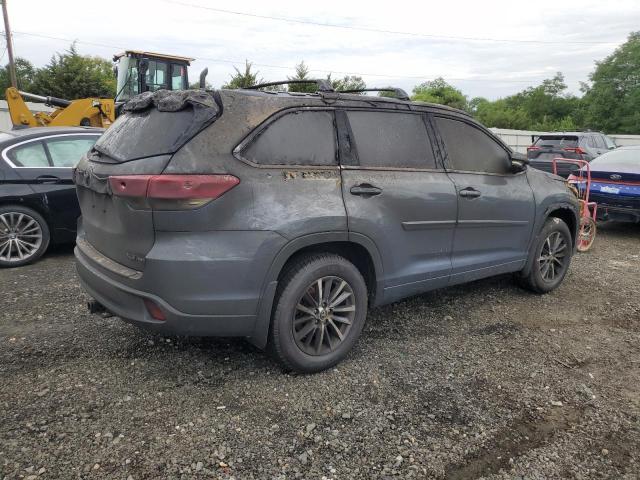 Photo 3 from auction – 2018 TOYOTA HIGHLANDER with VIN 5TDJZRFH9JS497916