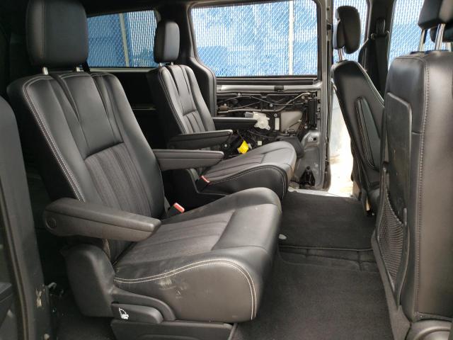 Photo 11 from auction – 2014 CHRYSLER TOWN & COU with VIN 2C4RC1HG2ER132633
