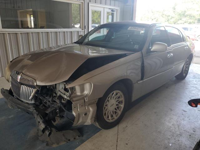 LINCOLN TOWN CAR E 2000 with VIN 1LNHM81W2YY861570 - Photo from auction