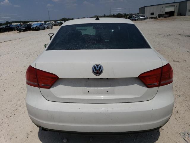 Photo 6 from auction – 2015 VOLKSWAGEN PASSAT S with VIN 1VWAT7A37FC109976