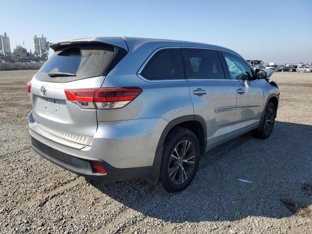 Снимка 3 от търг – 2017 TOYOTA HIGHLANDER с VIN 5TDZARFH6HS026097