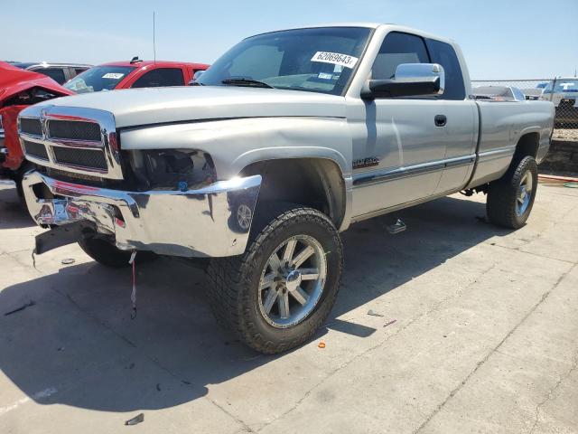 DODGE RAM 2500 2000 with VIN 3B7KF2368YG132160 - Photo from auction