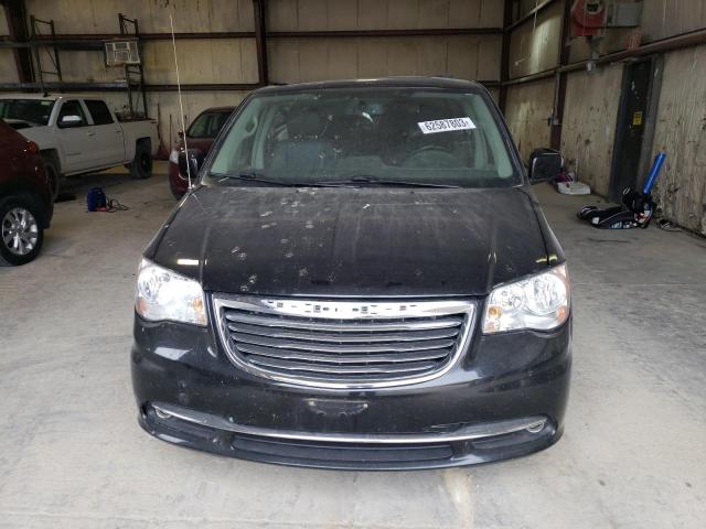 Photo 5 from auction – 2015 CHRYSLER TOWN & COU with VIN 2C4RC1CGXFR705996