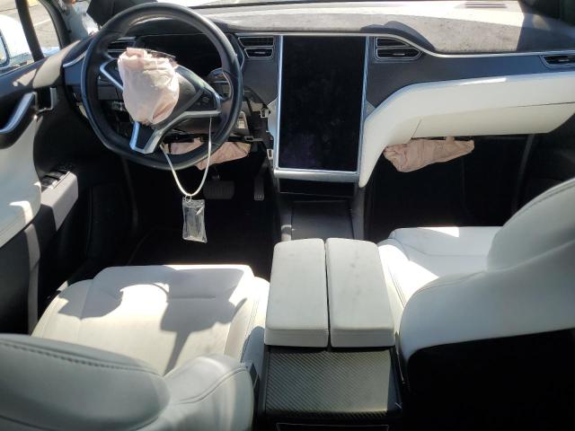 Photo 8 from auction – 2017 TESLA MODEL X with VIN 5YJXCDE22HF039273