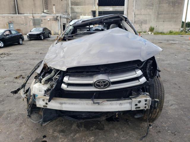 Photo 5 from auction – 2017 TOYOTA HIGHLANDER with VIN 5TDJZRFH7HS411870