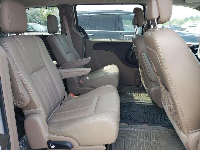 Photo 11 from auction – 2015 CHRYSLER TOWN & COU with VIN 2C4RC1CG3FR726706
