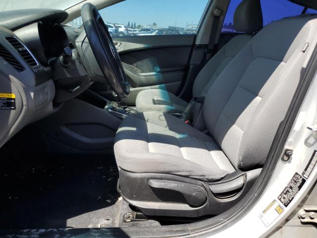 Photo 7 from auction – 2017 KIA FORTE LX with VIN 3KPFK4A7XHE059471