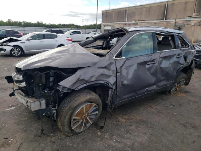 TOYOTA HIGHLANDER 2017 with VIN 5TDJZRFH7HS411870 - Photo from auction