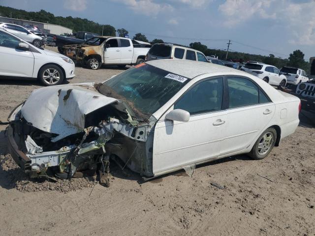 TOYOTA CAMRY LE 2003 with VIN 4T1BF32K03U051112 - Photo from auction