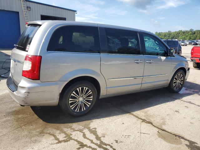Photo 3 from auction – 2014 CHRYSLER TOWN & COU with VIN 2C4RC1HG4ER203945