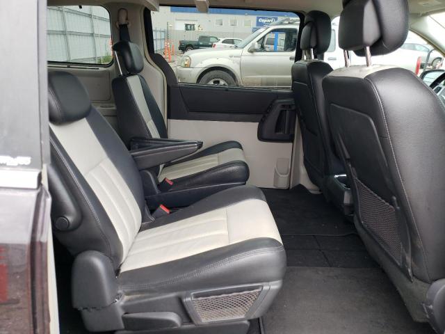 Photo 11 from auction – 2010 CHRYSLER TOWN & COU with VIN 2A4RR8DX6AR427588