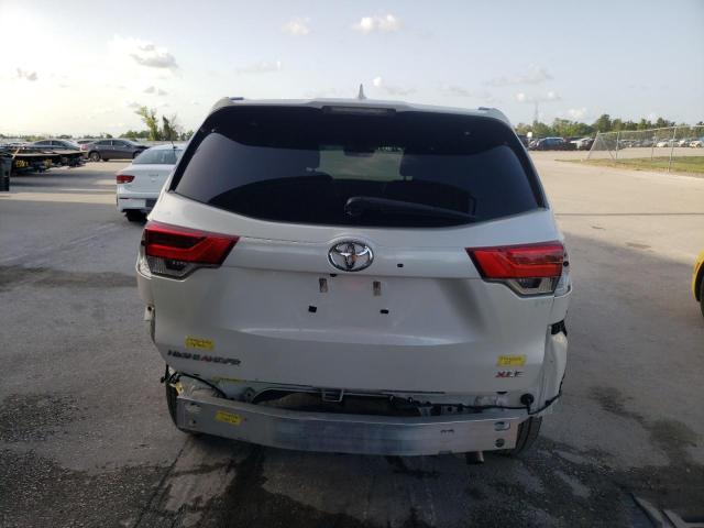 Photo 6 from auction – 2018 TOYOTA HIGHLANDER with VIN 5TDKZRFH7JS542291