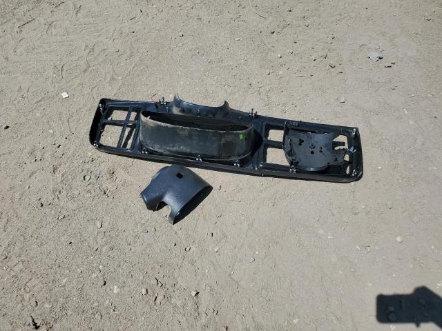 Photo 12 from auction – 2001 CHEVROLET SILVERADO with VIN 2GCEC19V011140038